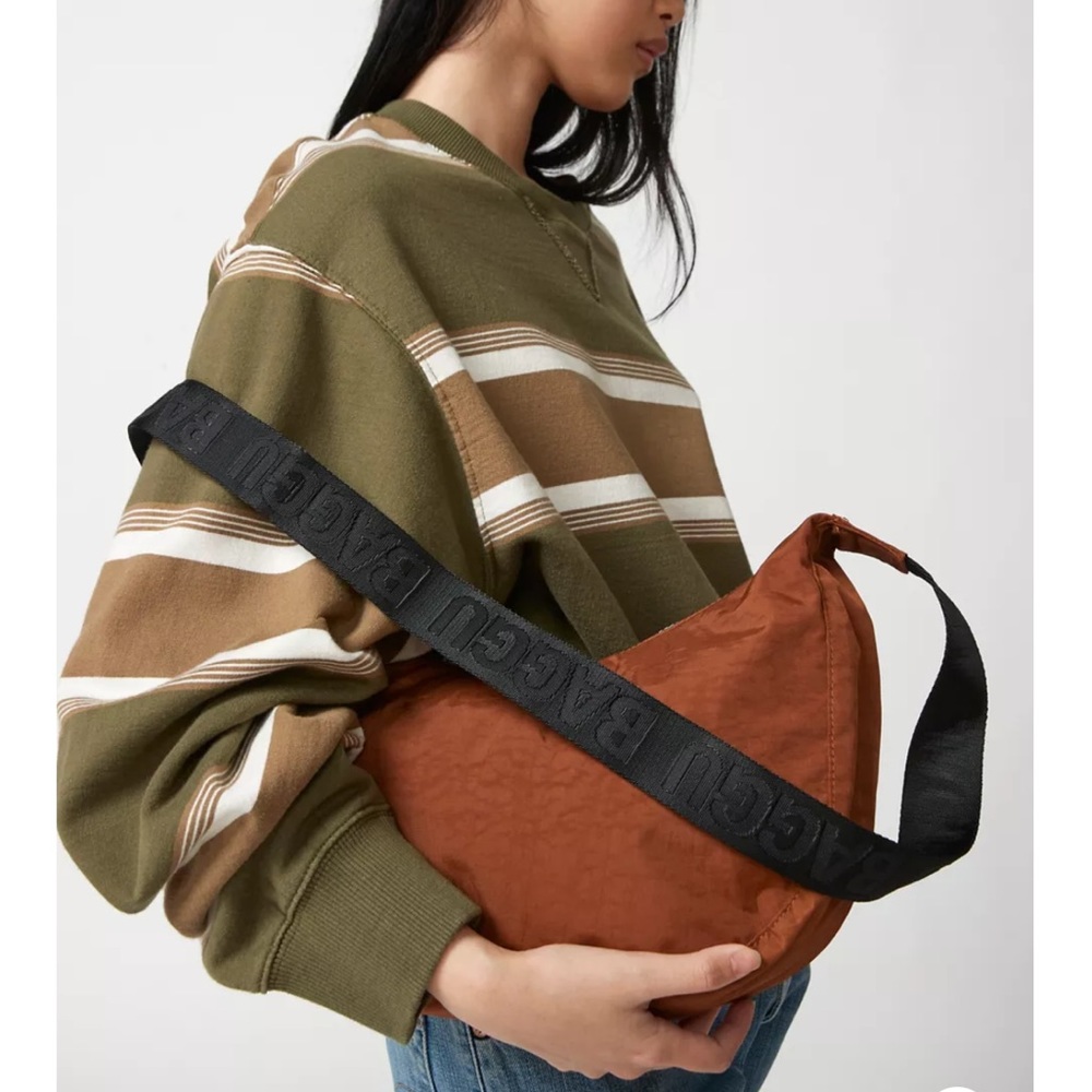BAGGU Medium Nylon Crescent Bag